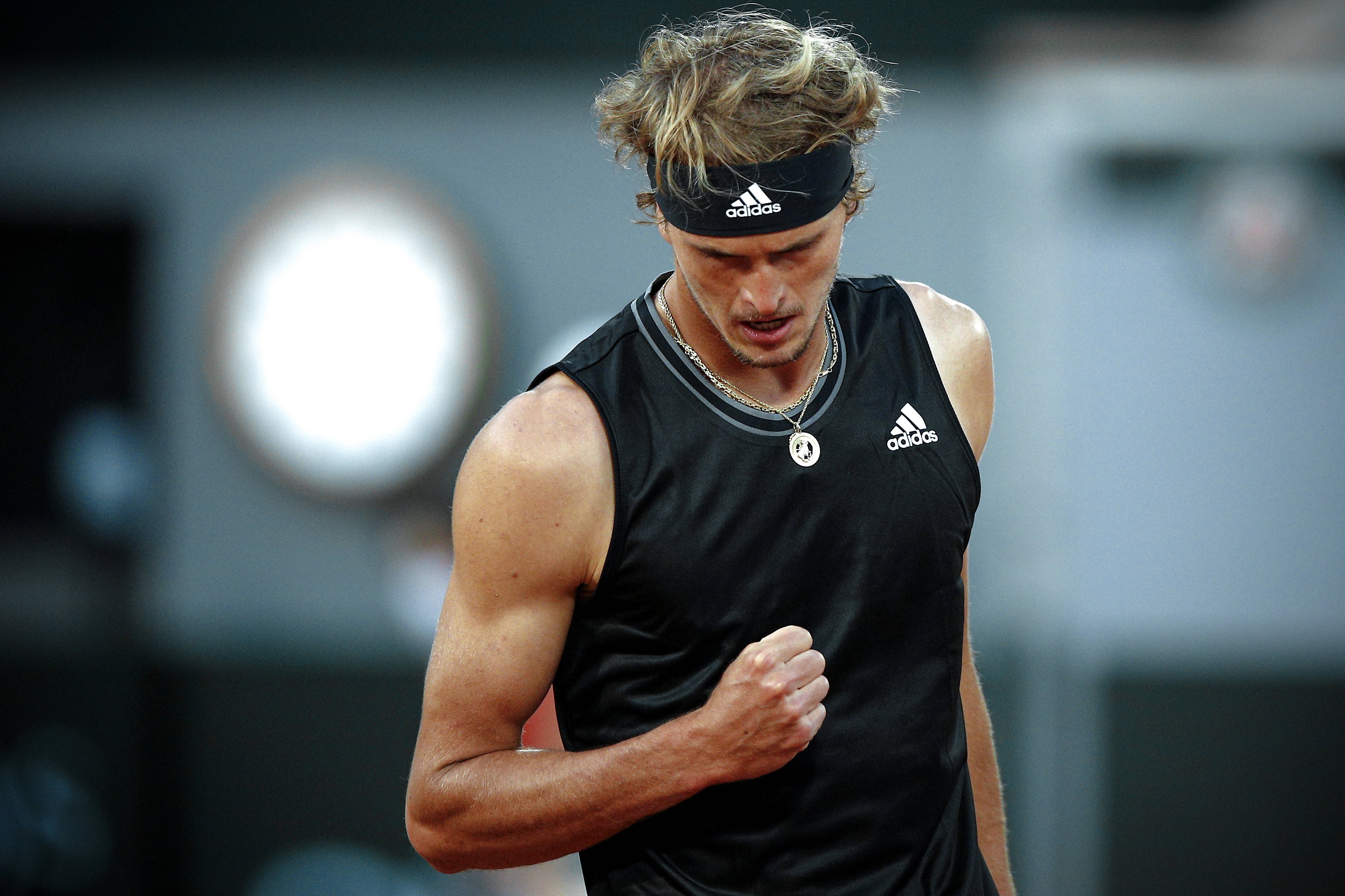 关于意大利网球队完胜德国网球队,兹维列夫完成帽子戏法的信息 关于意大利网球队完胜德国网球队,兹维列夫完成帽子戏法的信息