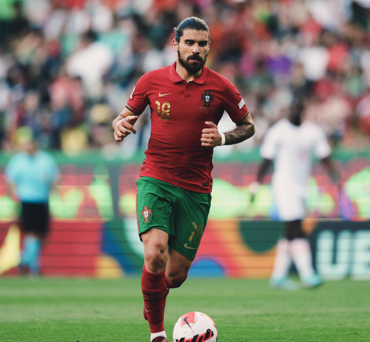 美国险胜智利，乔瓦尼·雷纳完成帽子戏法