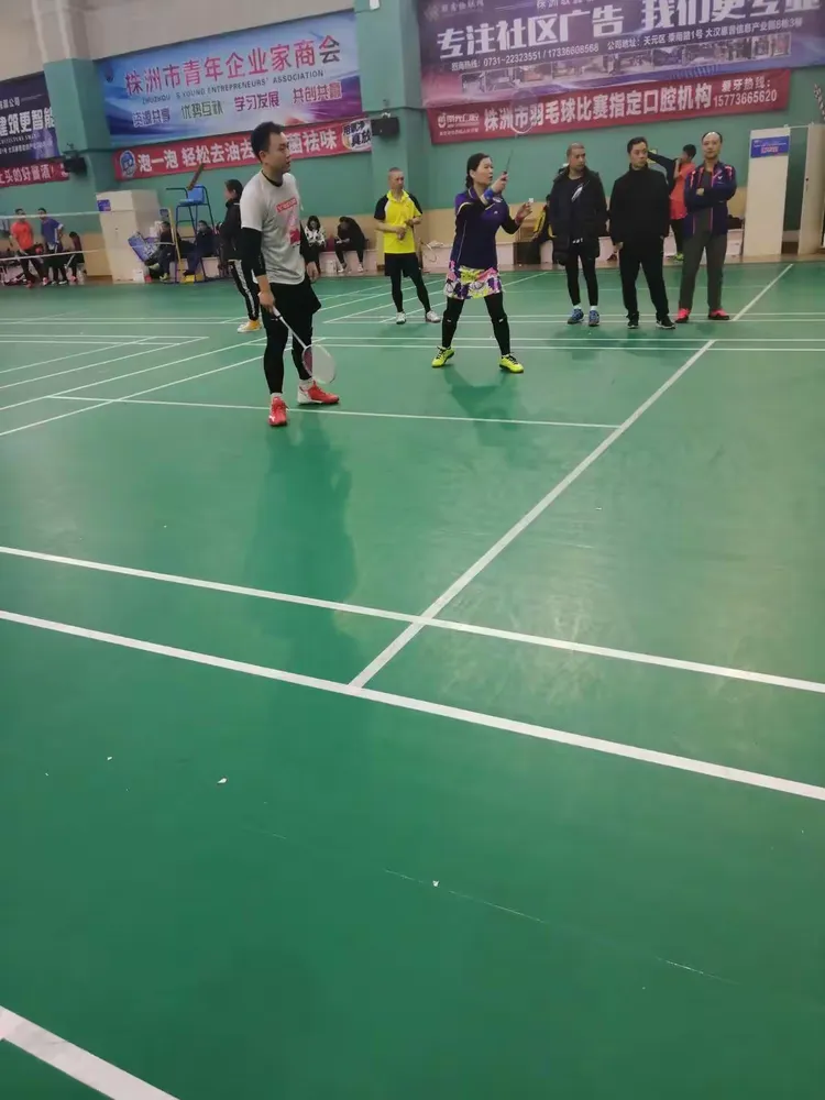 日本羽毛球队碾压泰国羽毛球队，马琳三分雨点燃全场