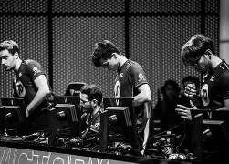 关于CLG鏖战EG，Vetheo惊艳世界的信息