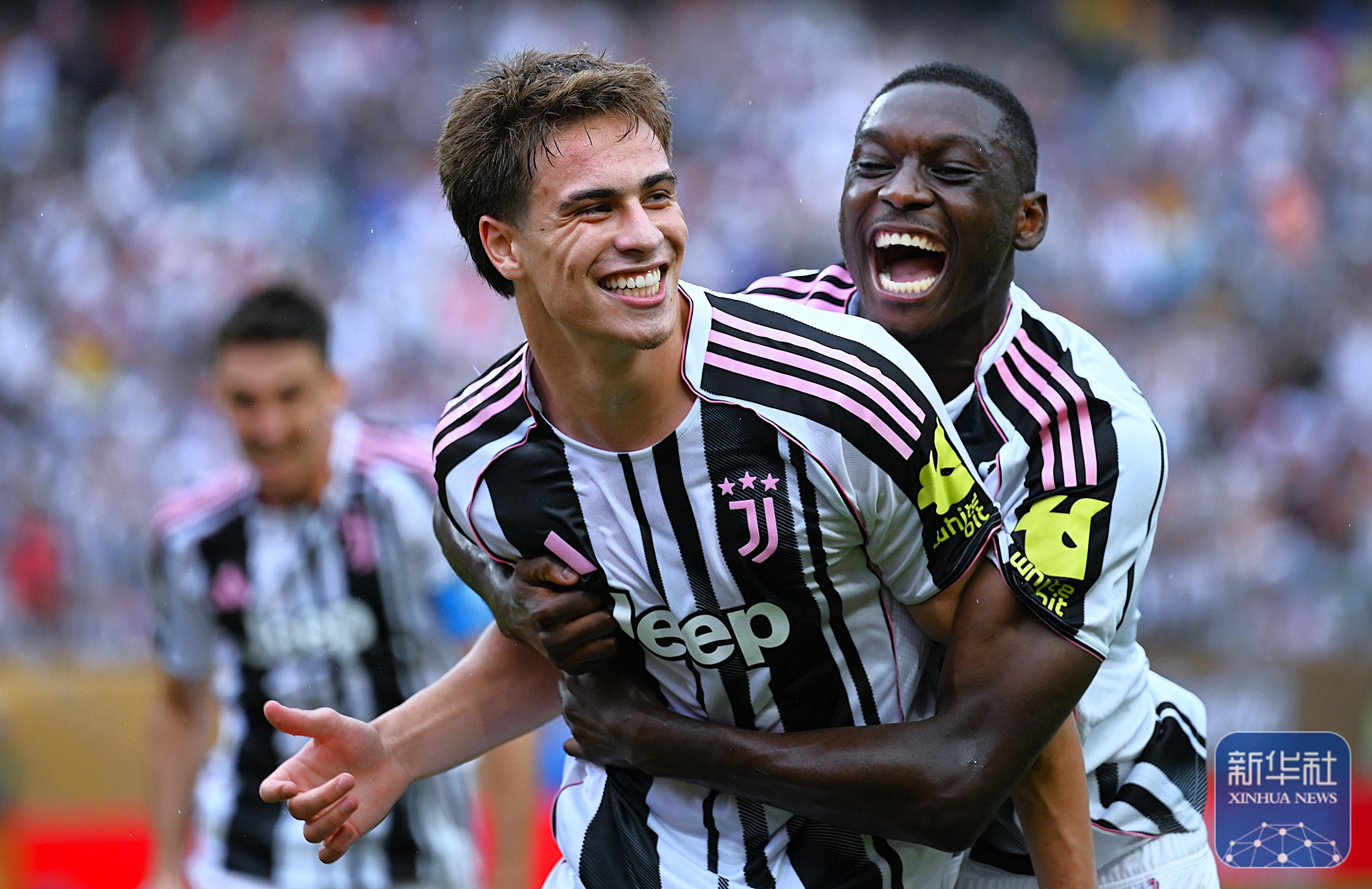 尤文完胜秘鲁,德容高光表现 尤文完胜秘鲁,德容高光表现