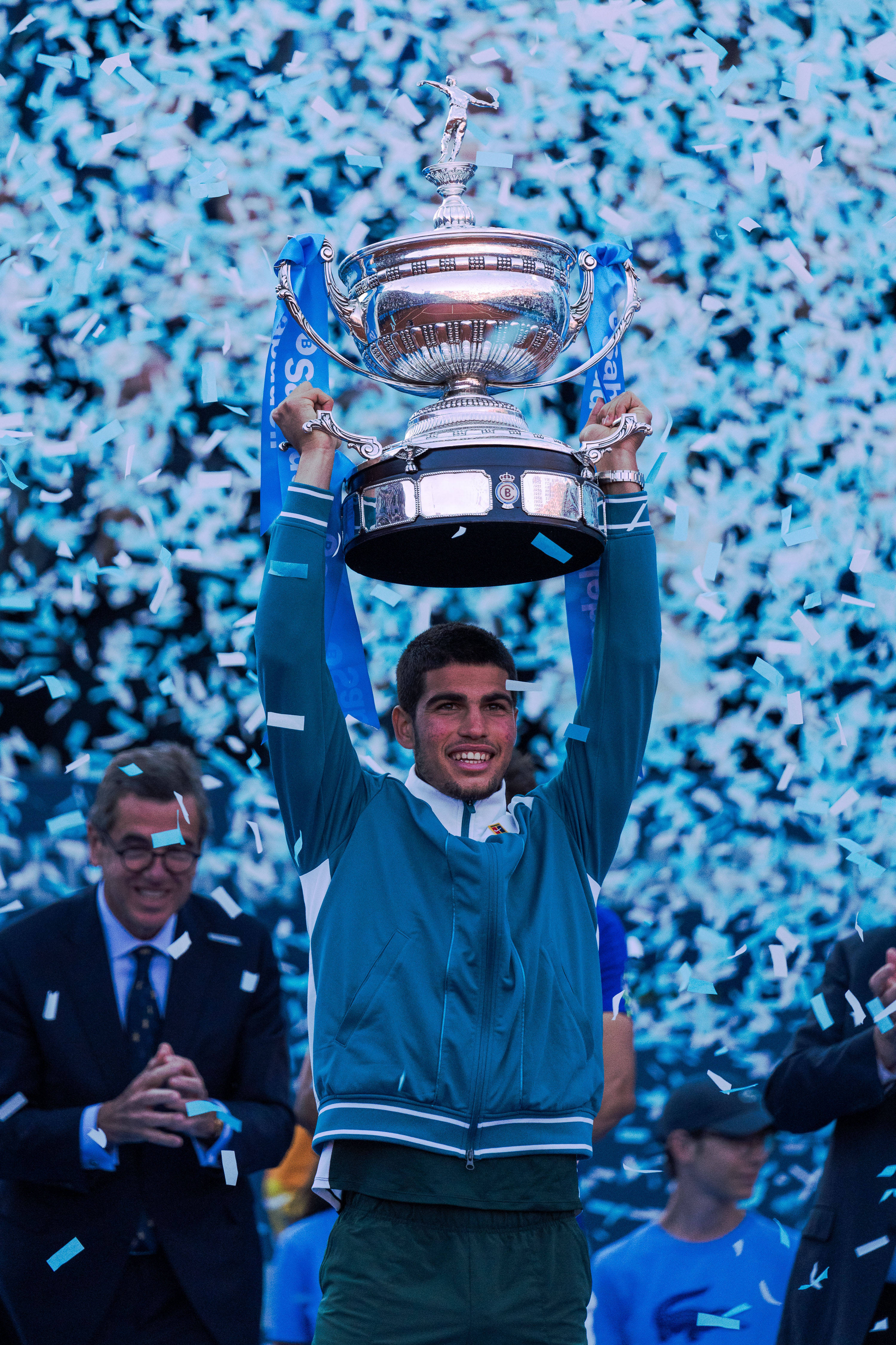 关于西班牙网球队完胜德国网球队，阿尔卡拉斯制霸全场的信息