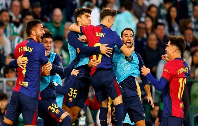 巴萨碾压西班牙，费兰·托雷斯爆发神勇