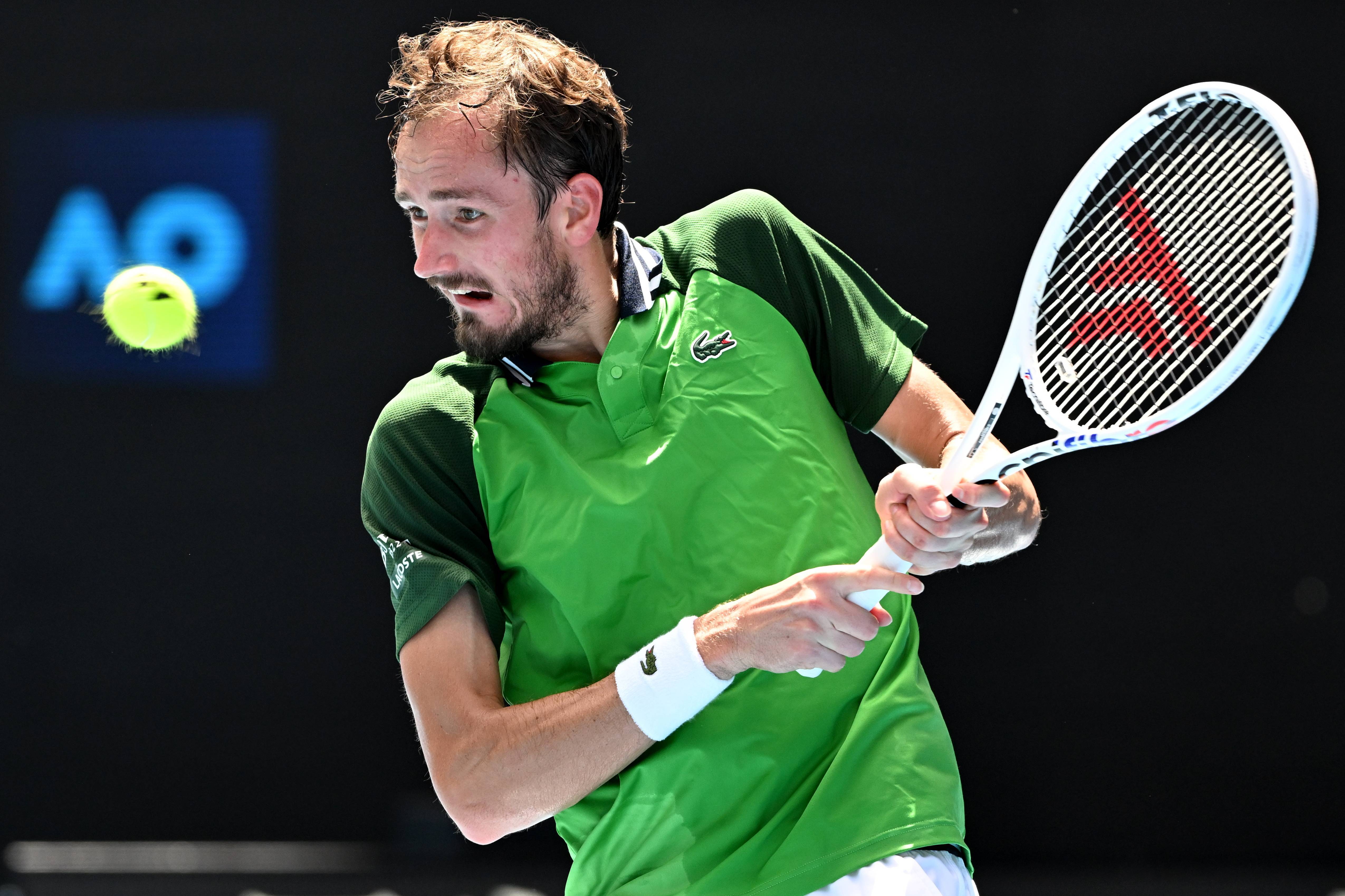 英国网球队横扫日本网球队，梅德韦杰夫统治全场的简单介绍