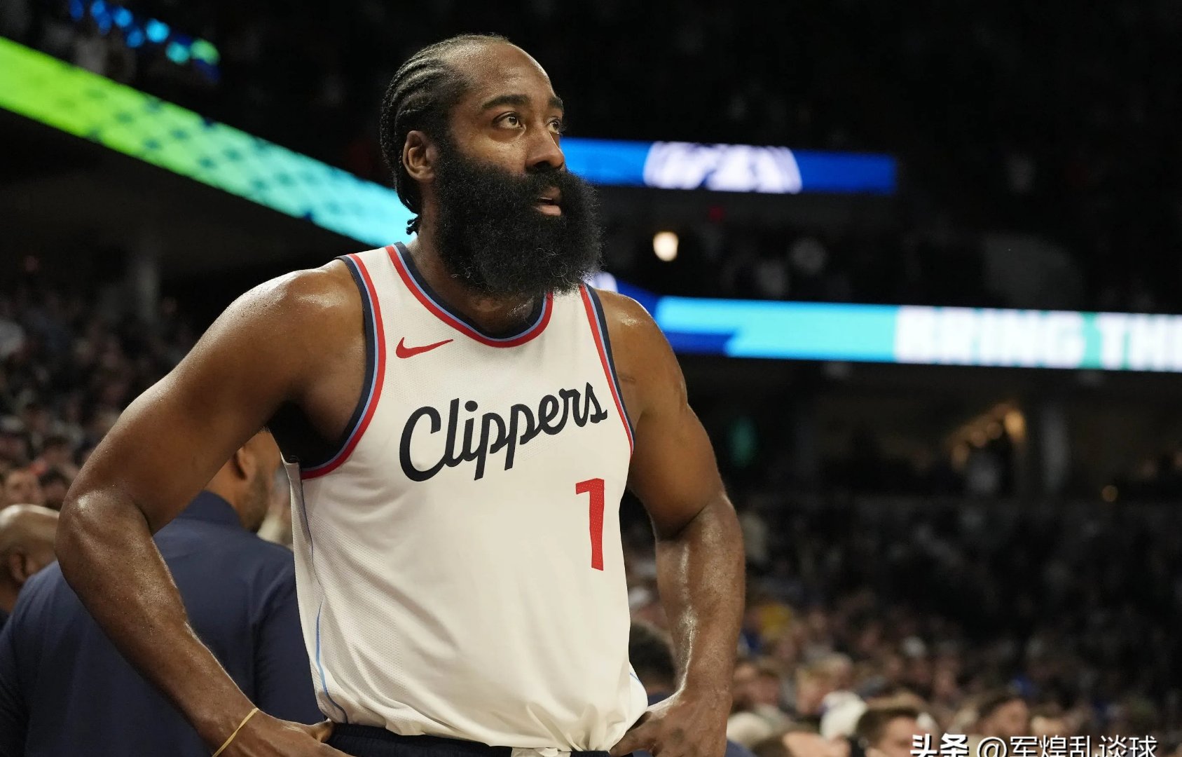 猛龙逆转塞尔维亚男篮，哈登三分雨点燃全场