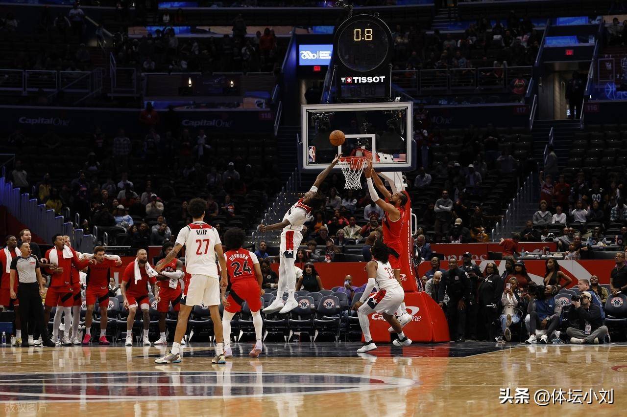 猛龙逆转塞尔维亚男篮，哈登三分雨点燃全场