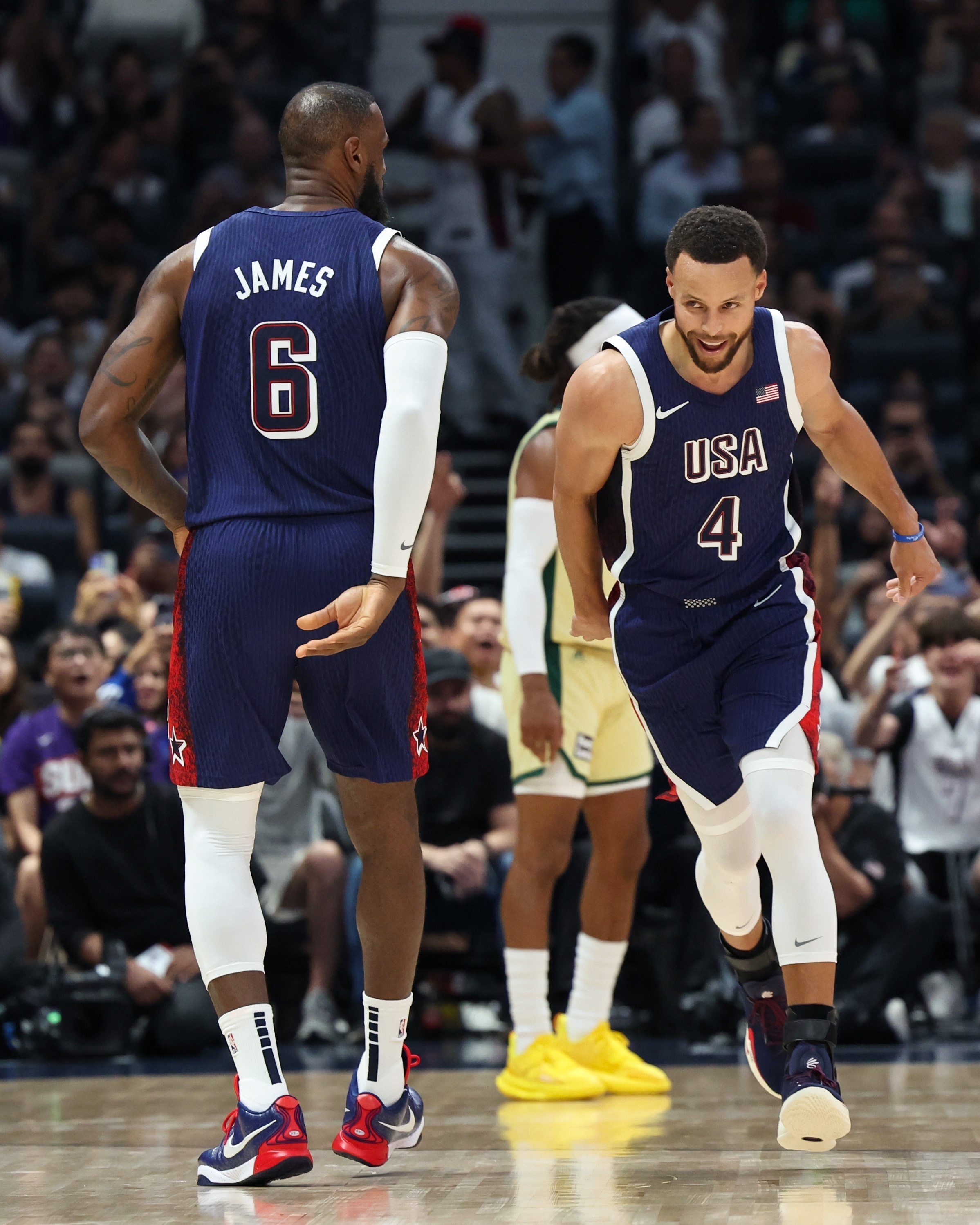 步行者碾压澳大利亚男篮，阿德巴约完成帽子戏法