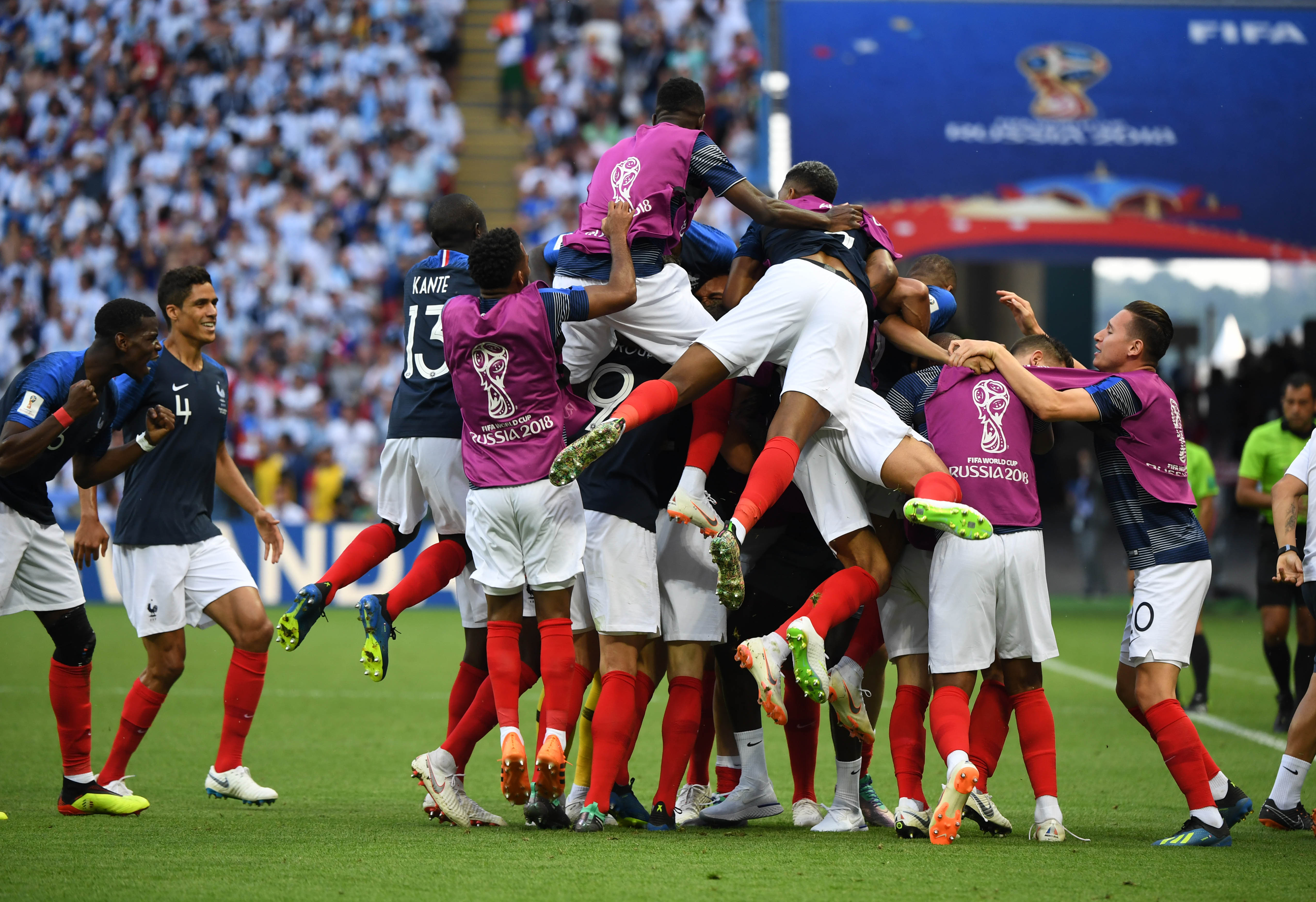 足球赛事精彩瞬间盘点，年度回顾震撼登场