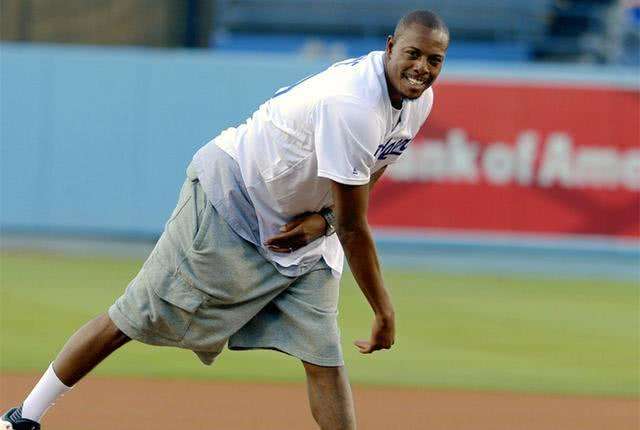 关于球星爆发！棒球赛场再现神级操作的信息