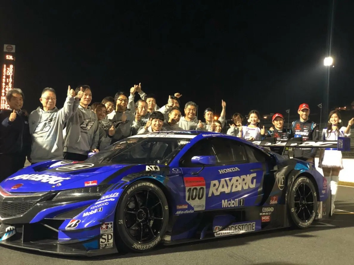 关于赛车战术调整奏效，成功扭转局势的信息