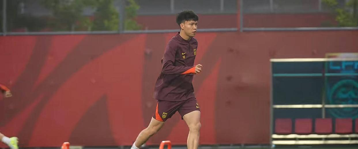 球队选拔新晋小将，备战未来挑战