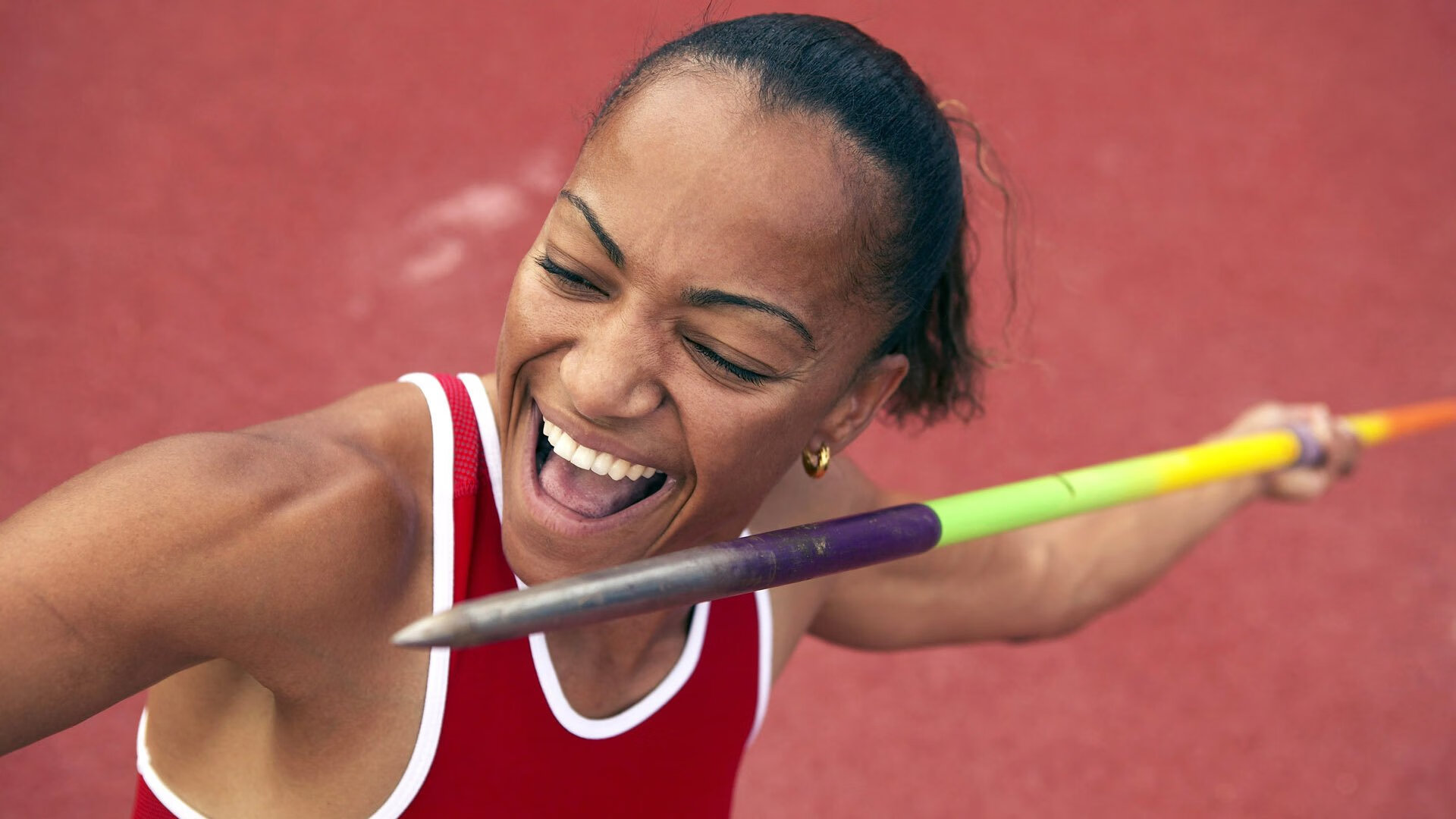 赛道上的阶层革命，红牛二队血战索伯，拉塞尔成中游判官