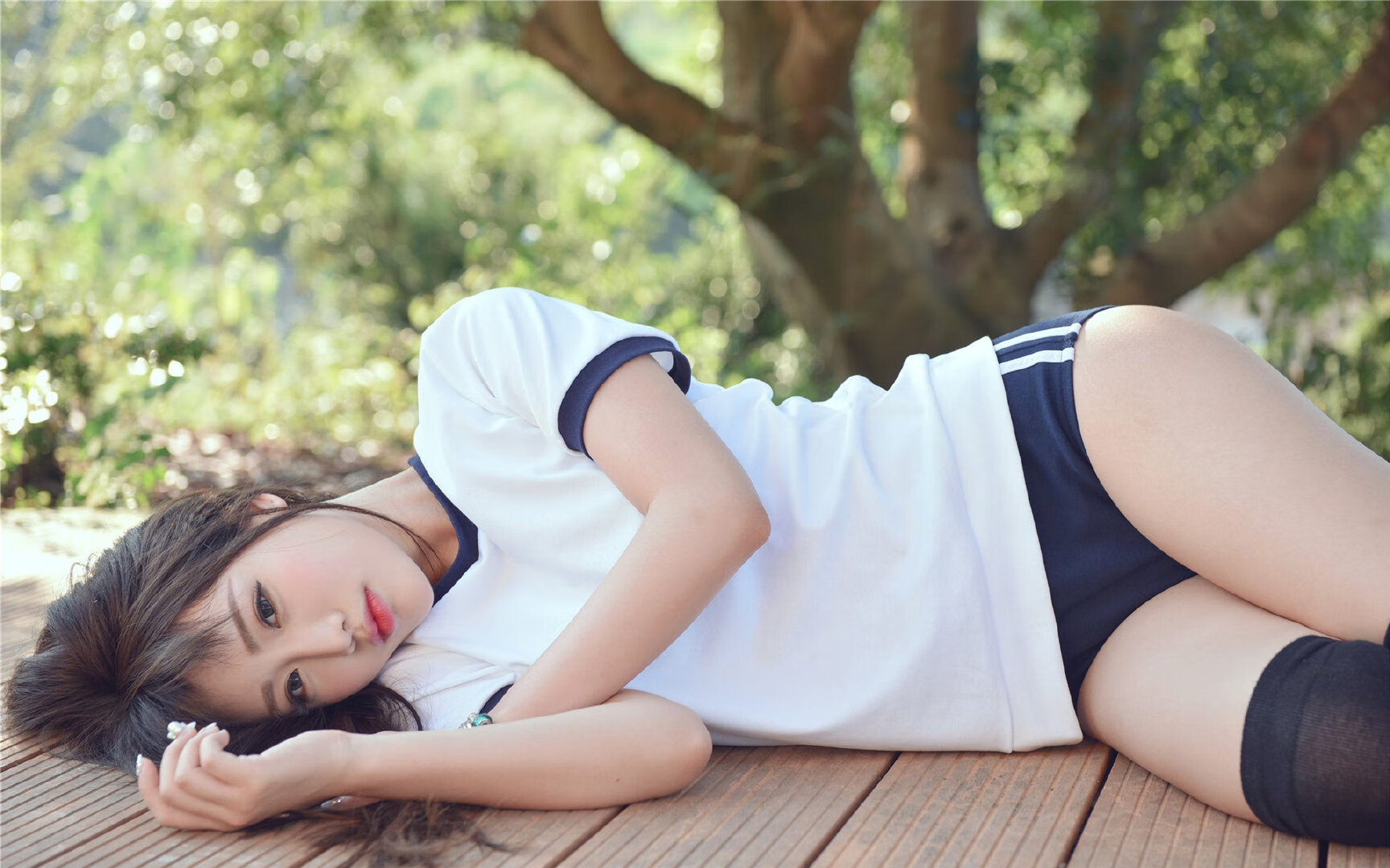 绿茵场上的哲学辩论,当那不勒斯的拉丁血统遭遇沙漠新贵,马丁内利如何用匕首切割钢铁?