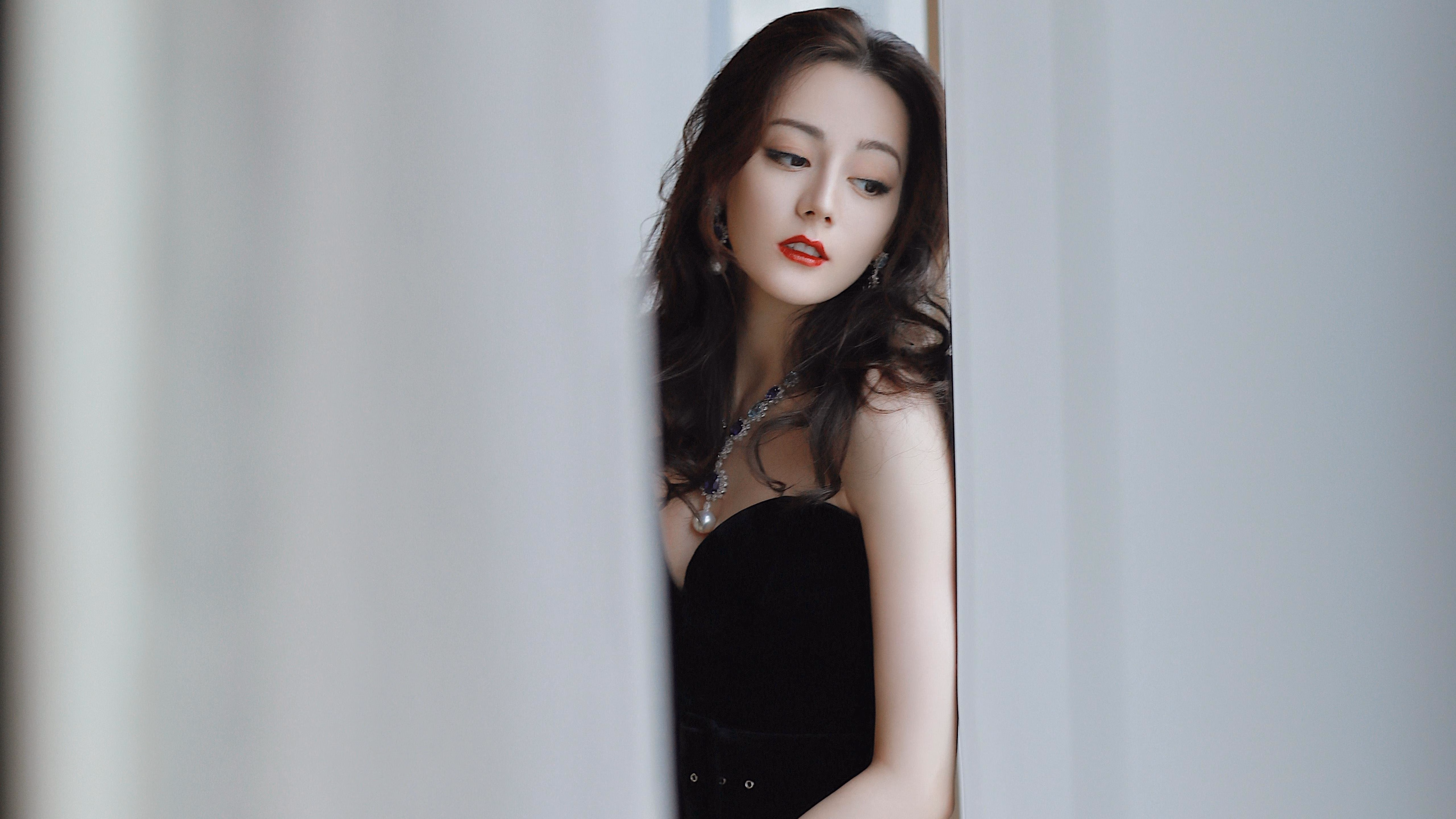 蓝白风暴中的桑巴独舞,维尼修斯逆境封神,巴西临场妙手导演2026世界杯惊天逆转